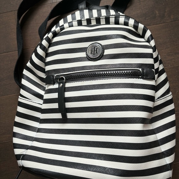 TOMMY HILFIGER SMALL BACKPACK PURSE - Picture 1 of 3